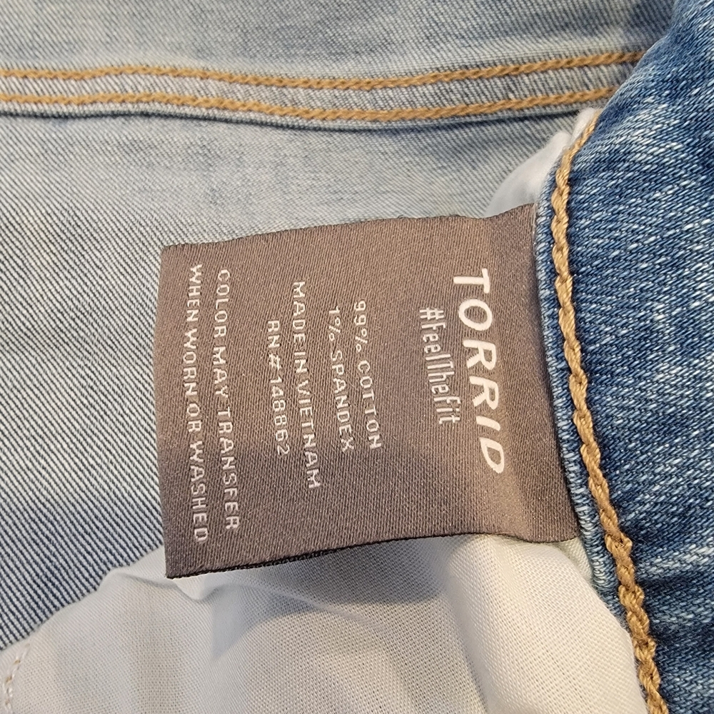 Torrid Perfect Flare Vintage Stretch Mid-Rise Jean Smooth Sailing Size 20 Short - Picture 10 of 17